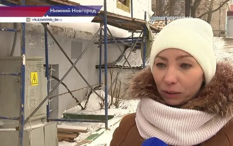 После жалоб жителей в ГЖИ в доме №6 по улице Терешковой начались работы по утеплению стен