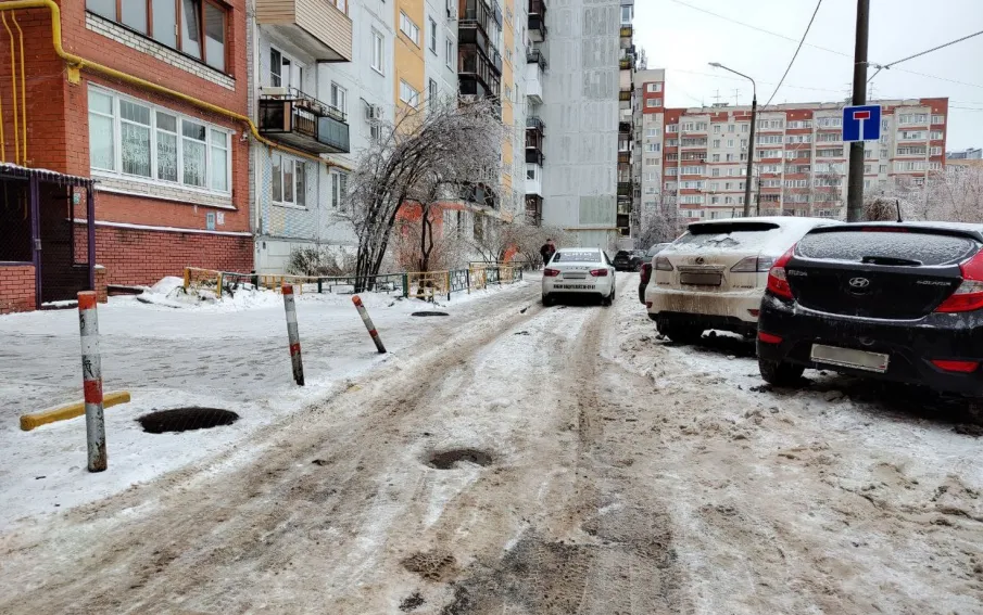 Государственная жилищная инспекция Нижегородской области с начала холодного сезона возбудила 28 административных производств в отношении управляющих компаний из-за ненадлежащей уборки снега во дворах и наледи с крыш домов.