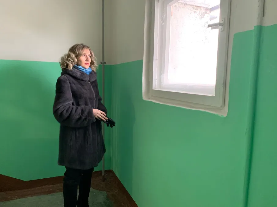 В подъезде дома в Автозаводском районе Нижнего Новгорода установили современные светильники после проверки ГЖИ