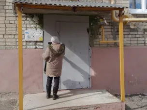 Павловские коммунальщики после предостережения Госжилинспекции Нижегородской области починили козырьки в шестиподъездном доме