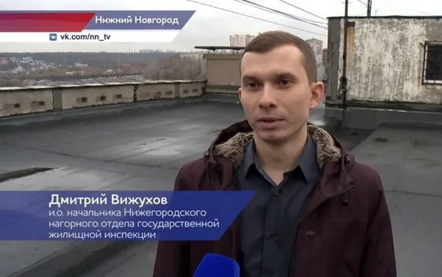 После обращения жильцов в ГЖИ в доме №2 по улице Малиновского отремонтировали крышу