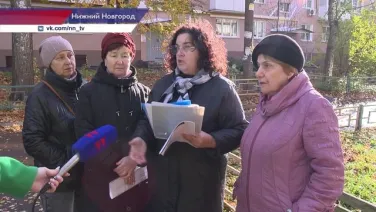 Жильцы дома на улице Гвардейцев в Московском районе борются с потоками нечистот и полной антисанитарией