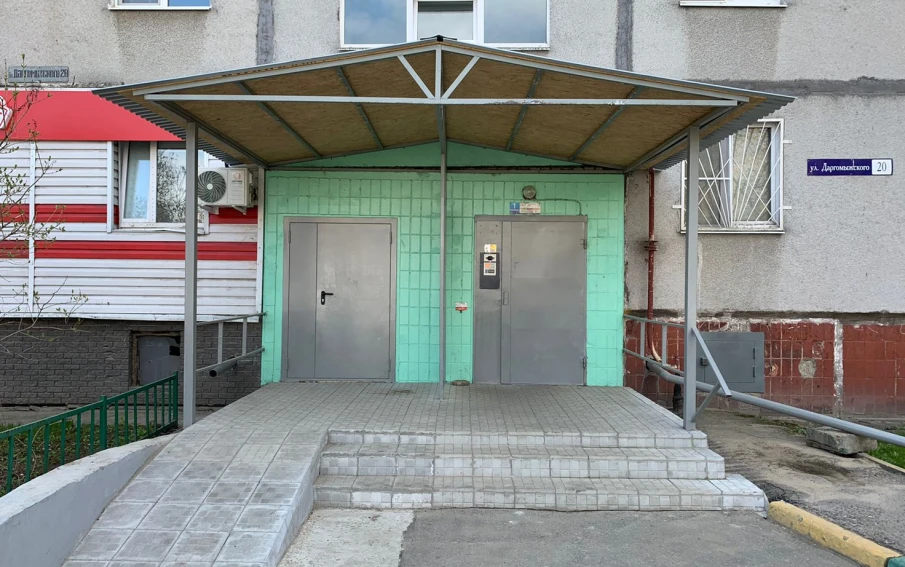 Входные группы многоквартирного дома отремонтированы в Ленинском районе Нижнего Новгорода после предписания Госжилинспекции